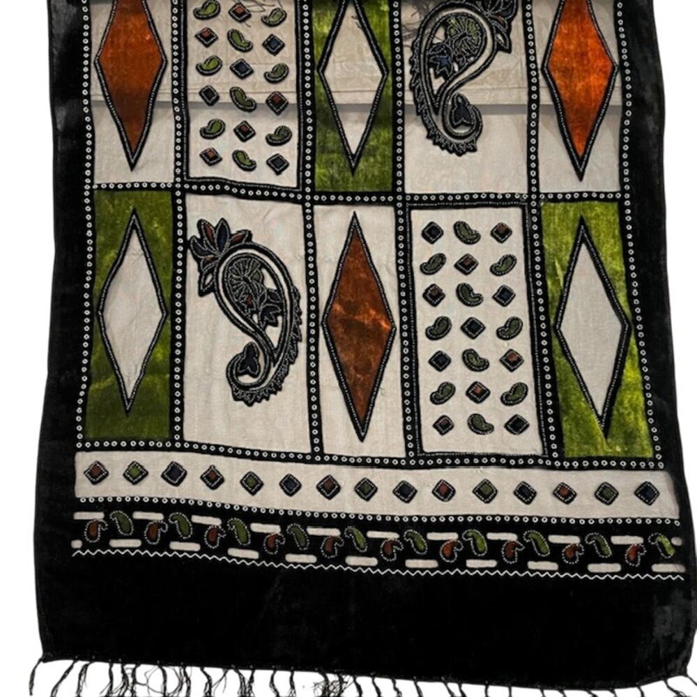 Besarani London vintage women's shawl/wrap scarf. - Picture 3 of 14